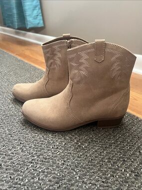 SO Beige Suede Western Ankle Booties